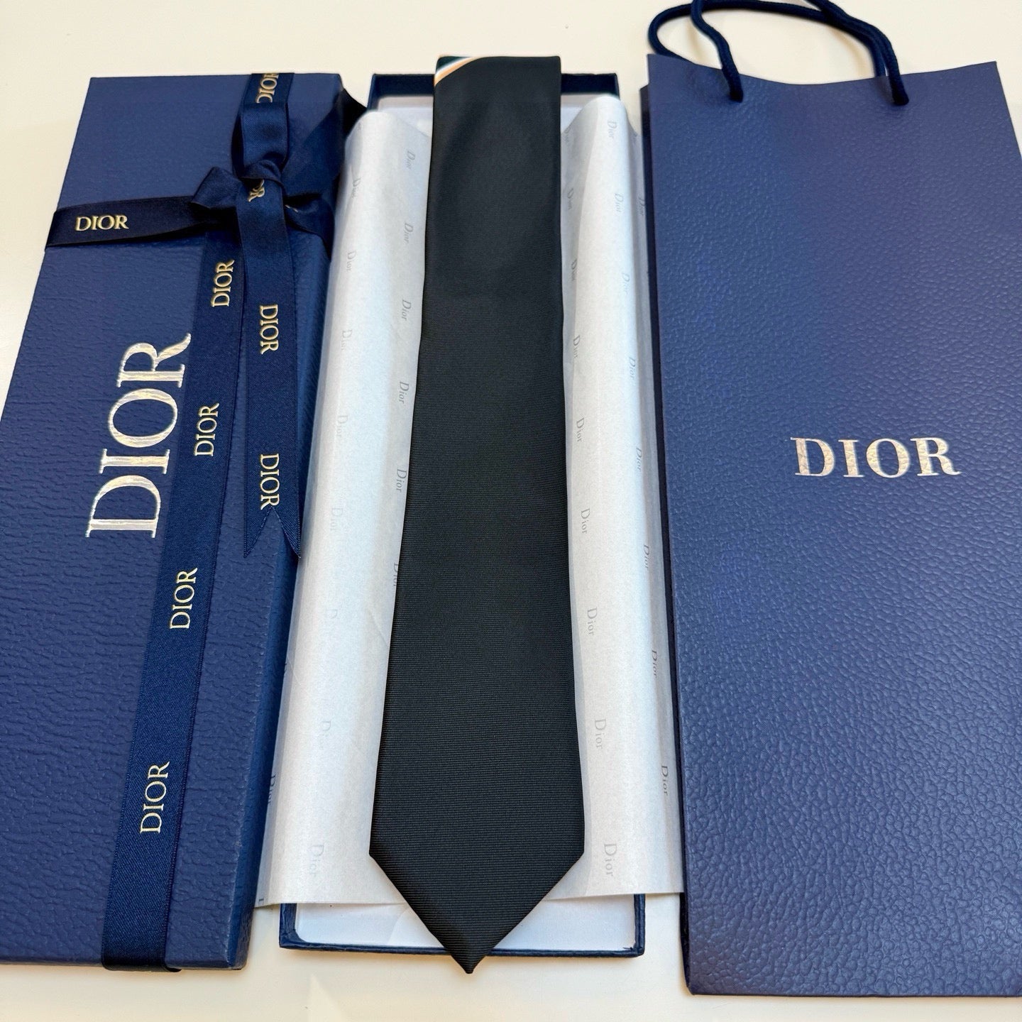 L2685 Luna Tie